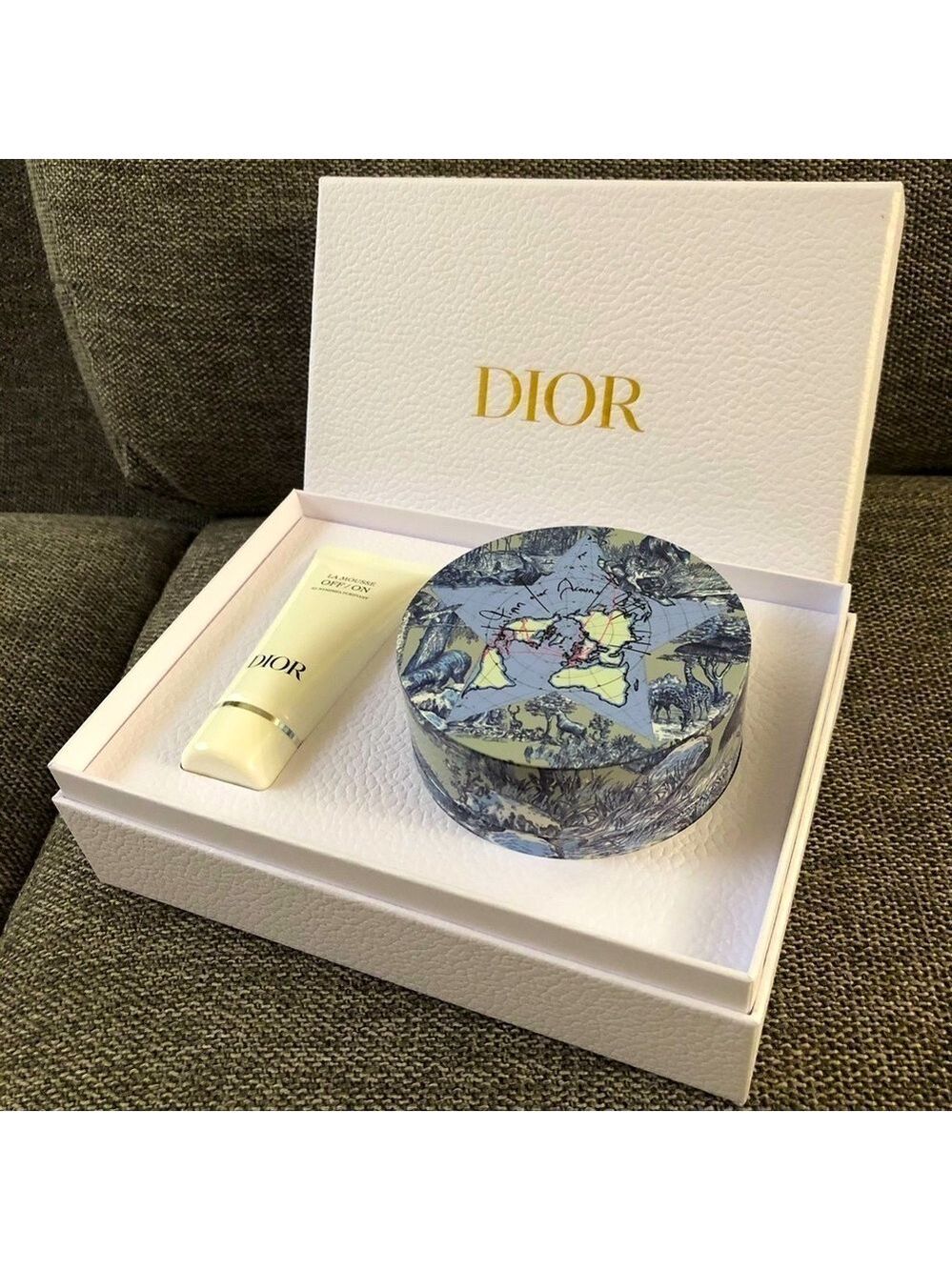 Dior Skincare Gift Set Around The World Acrylic Magnetic Case Cleanser Authentic